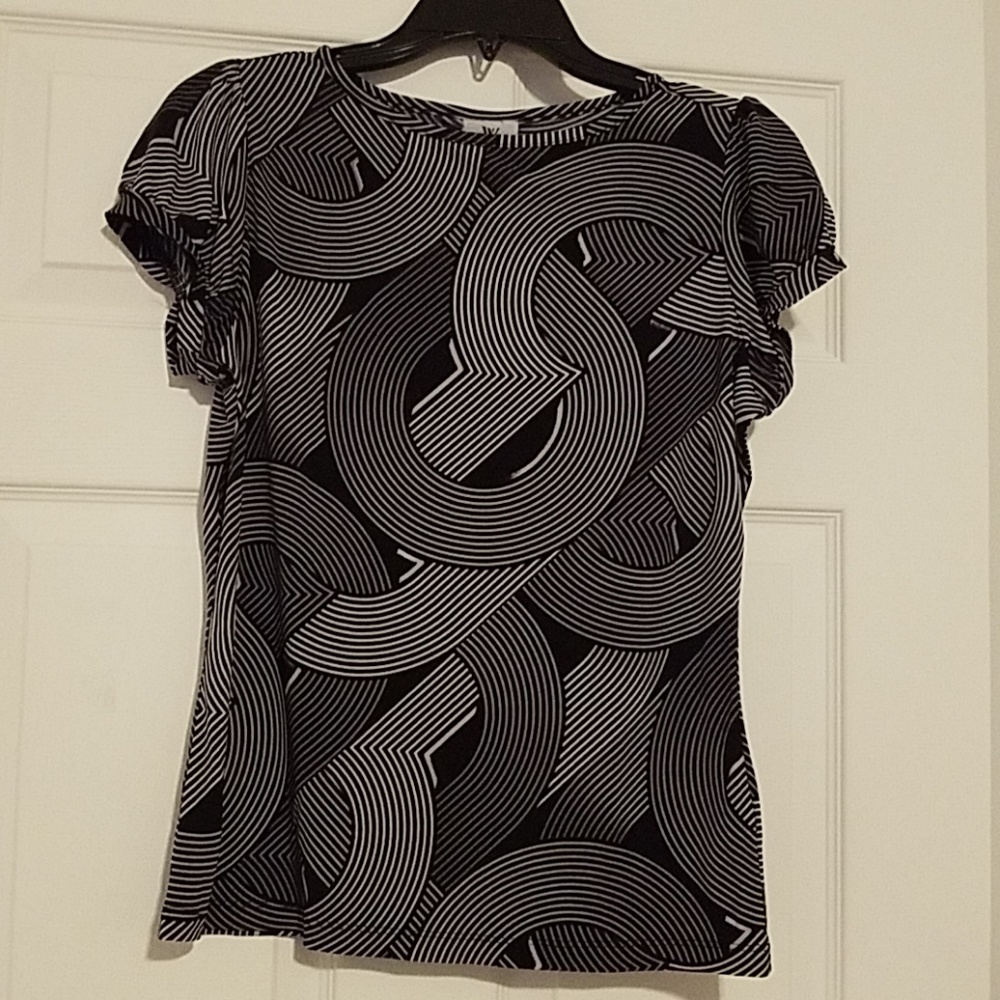 Black white grey design top